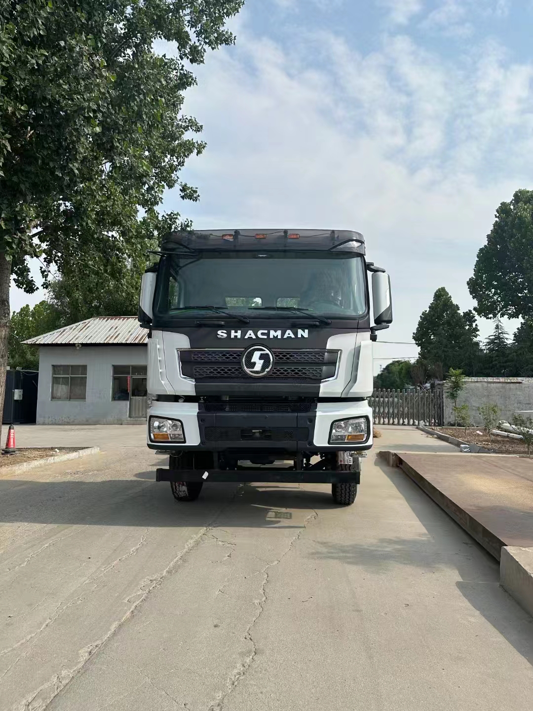 اپنے گھر میں نئی کاریں برآمد کریں شانکسی آٹوموبائل ڈیلونگی X3000-8x4 نیشنل وی ، اسٹیل برج ، دستی ٹرانسمیشن ، بڑے باکس کو اپنی مرضی کے مطابق بنایا جاسکتا ہے ، جو وسطی ایشیا اور روس کا سب سے زیادہ ماڈل ہے۔